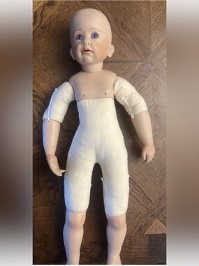 24.5 Inch Vintage Bell Ceramics Fine Hobby Susi Doll - Made In America - NICE!